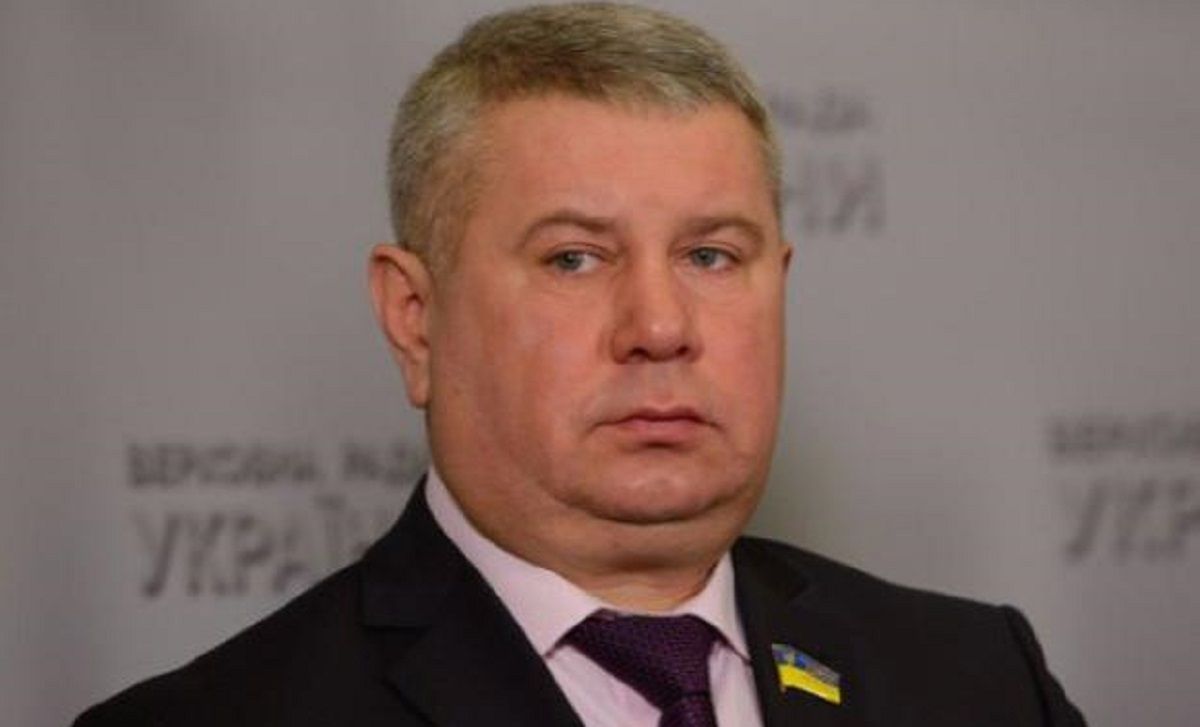 За позовом львівського нардепа суд зупинив конкурс на посаду голови ДМС