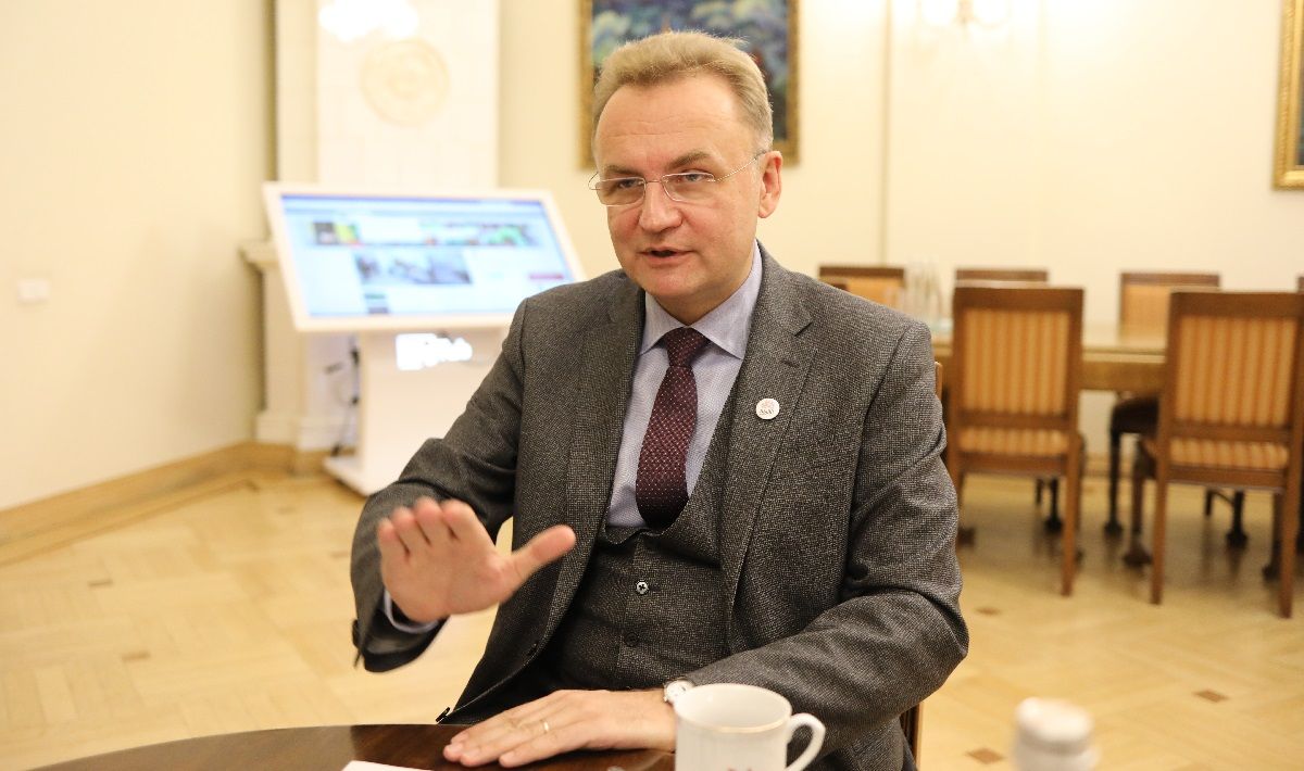 Садовий закликав Порошенка і Зеленського скасувати дебати на стадіоні