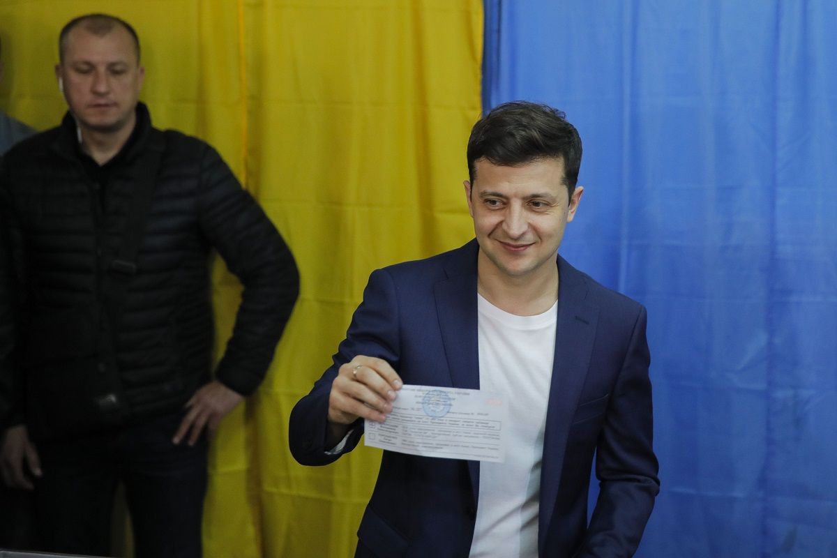 Зеленський проголосував на виборах президента з порушенням закону