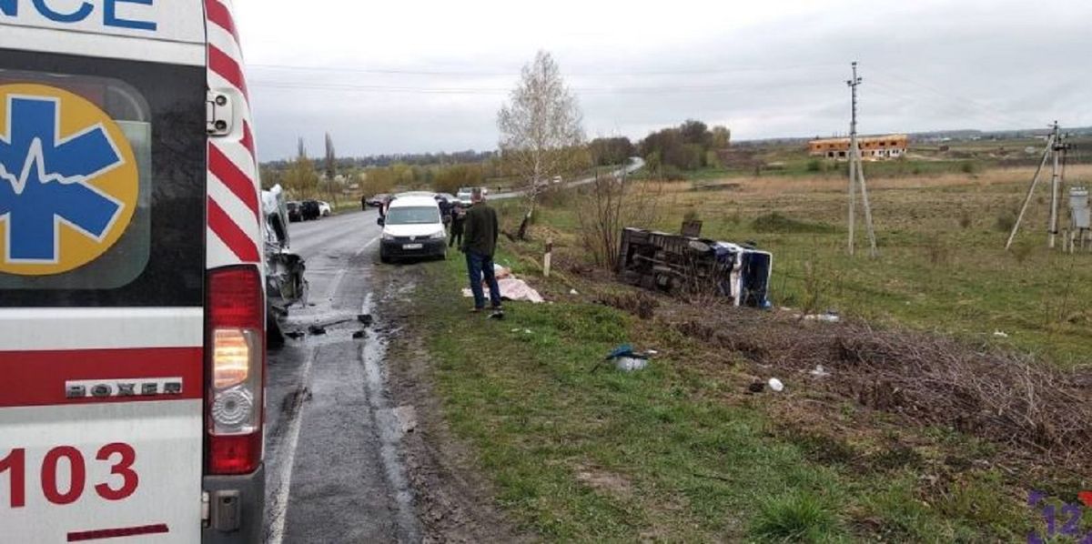 На Волині в ДТП за участі рейсового автобуса загинули троє людей