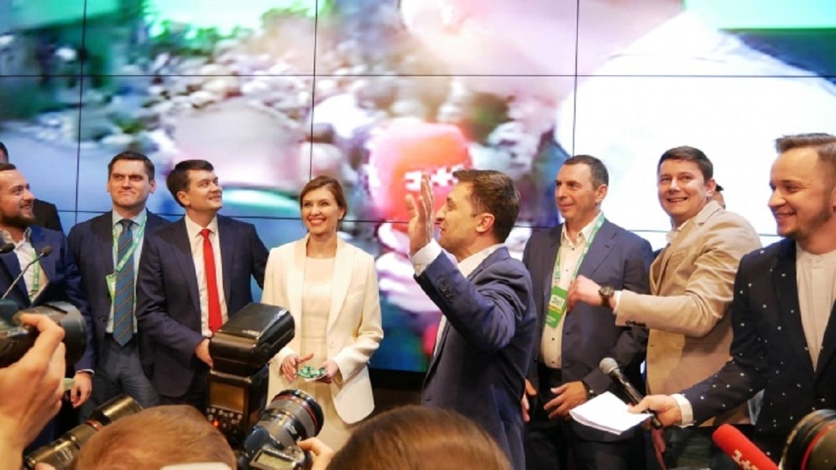 Зеленський розповів про перші кадрові рішення на посаді президента