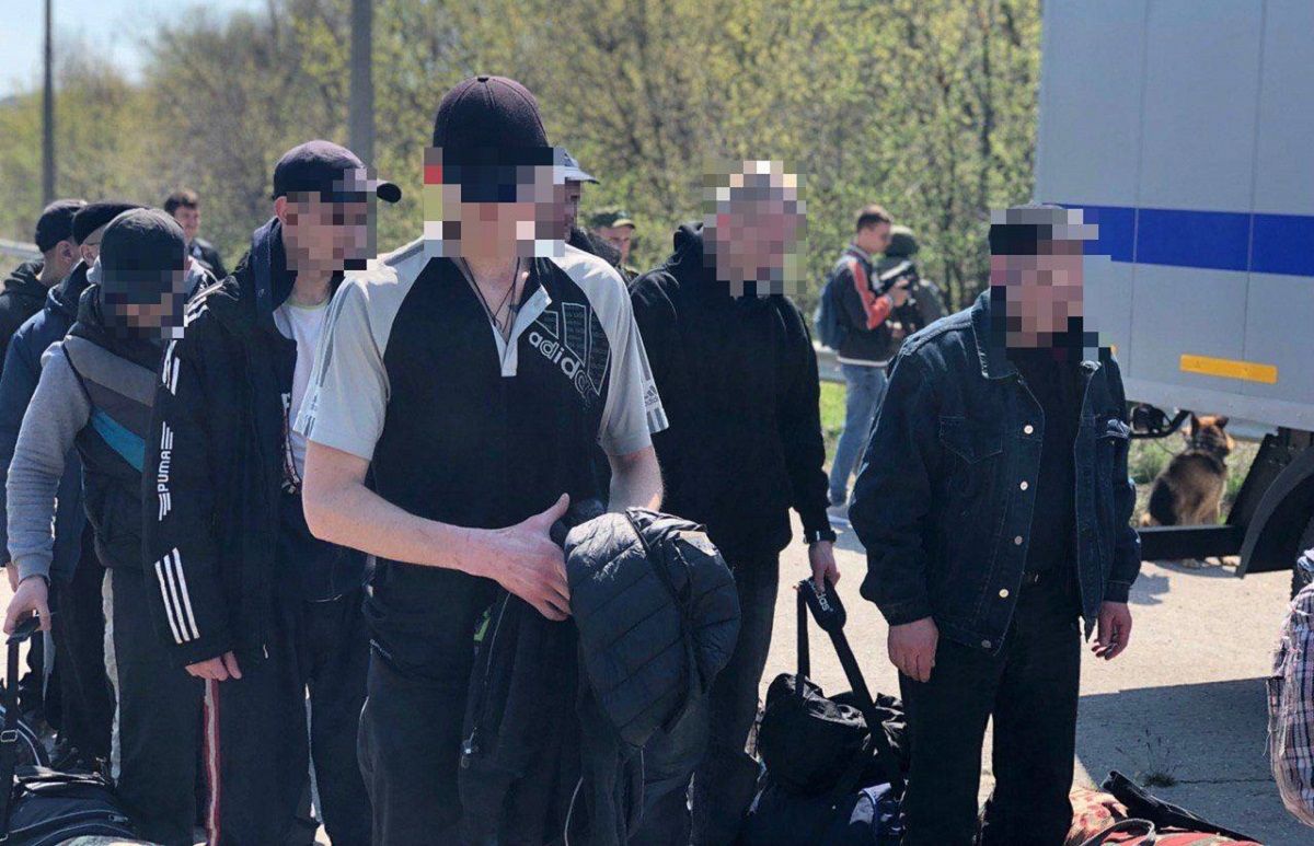 Україна забрала з тюрем окупованої Луганщини 60 цивільних в'язнів