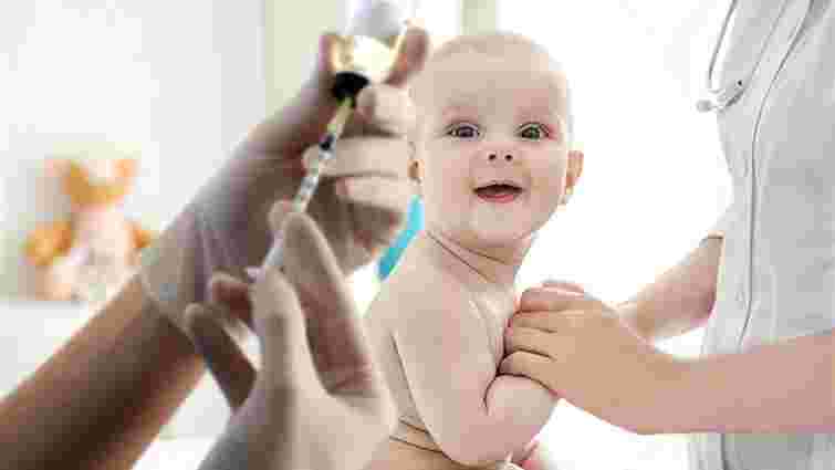 У приватних клініках вакцинуватимуть дітей «державними» вакцинами