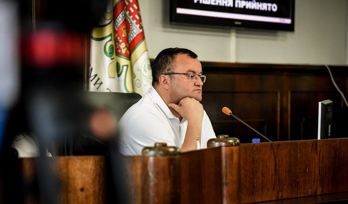 Міський голова Чернівців поновився на посаді через суд
