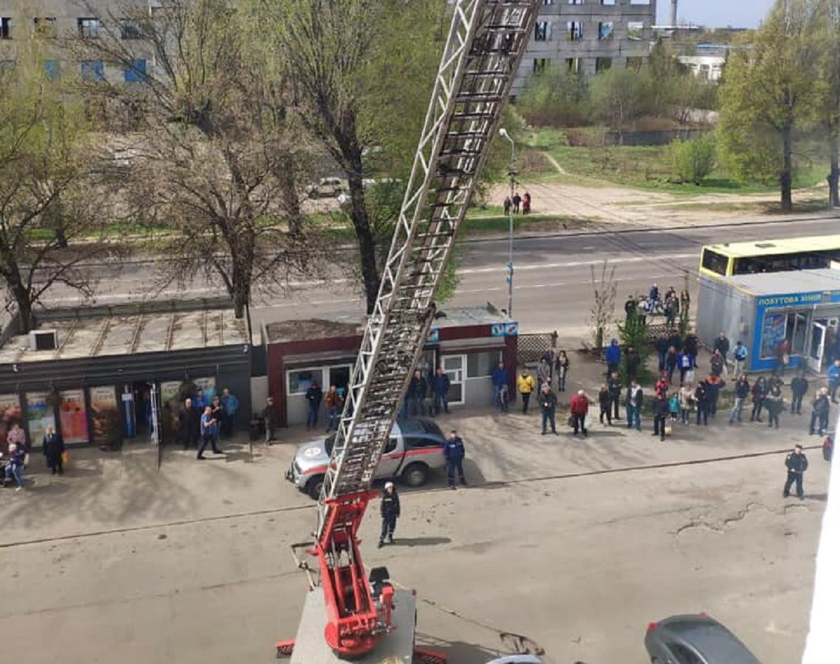 Внаслідок пожежі у квартирі в Рясному госпіталізували чоловіка