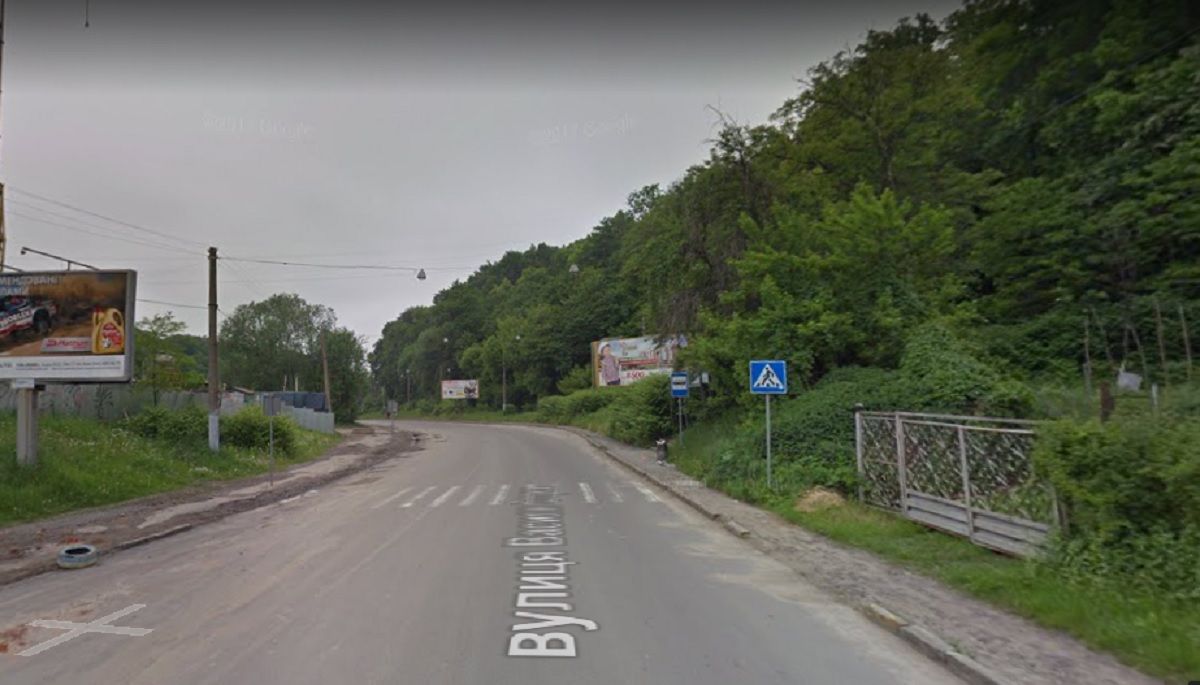 На пішохідному переході у Львові авто збило 17-річну дівчину