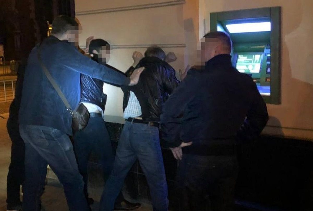 На Львівщині СБУ заблокувала канал нелегальної міграції іноземців до ЄС