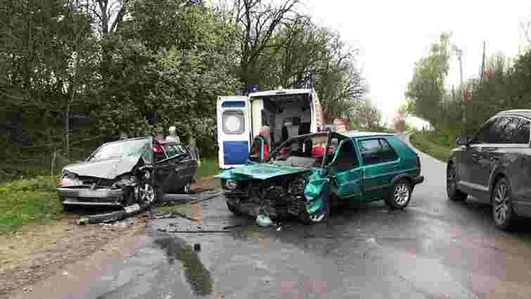 У потрійній ДТП в Чернівецькій області постраждали п'ятеро людей