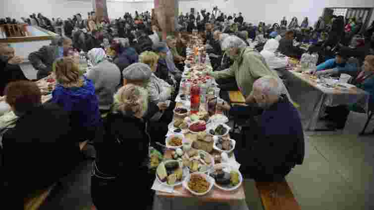  У Львові відбувся благодійний великодній сніданок для малозабезпечених
