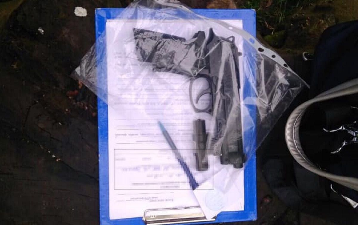 У Львові патрульні затримали чоловіка, який вчинив збройне пограбування