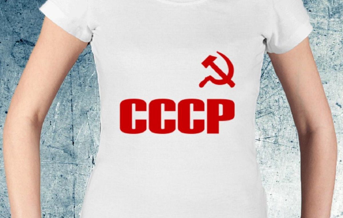 В Одесі поліція затримала 15-річну дівчину через радянську символіку на футболці