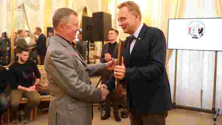 Міський голова Львова відзначив нагородами енергетиків з нагоди 125-річчя електрифікації області