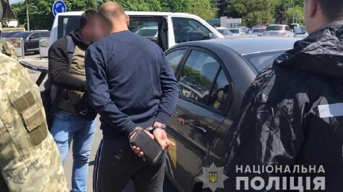 В Україні викрили вербувальників моряків для перевезення нелегалів у Середземному морі
