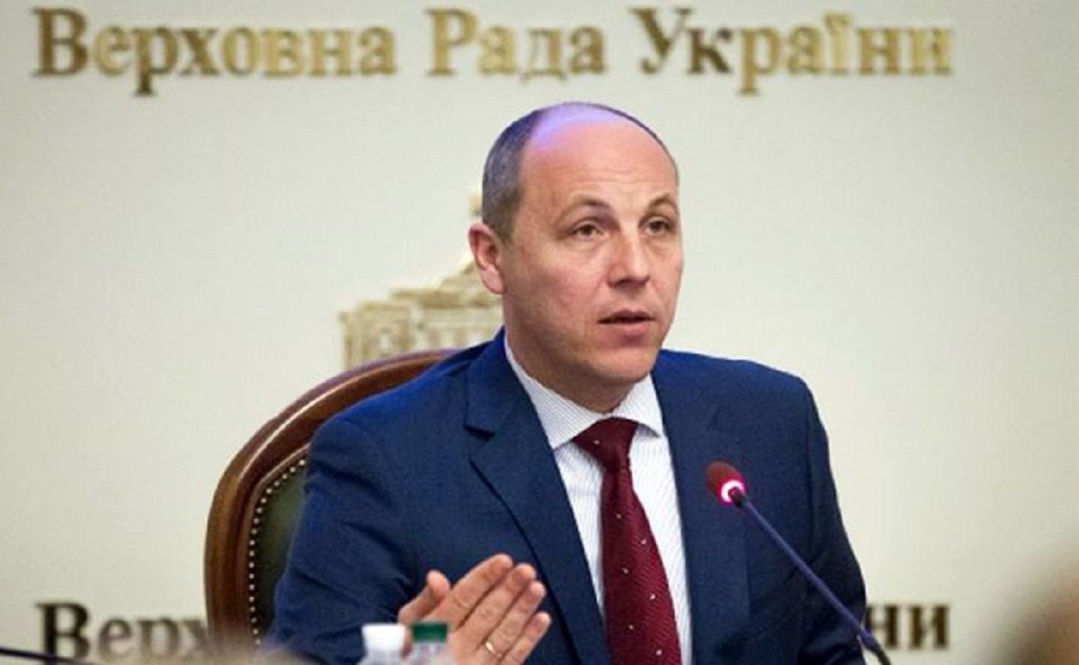 Парубію через суд хочуть заборонити підписувати мовний закон