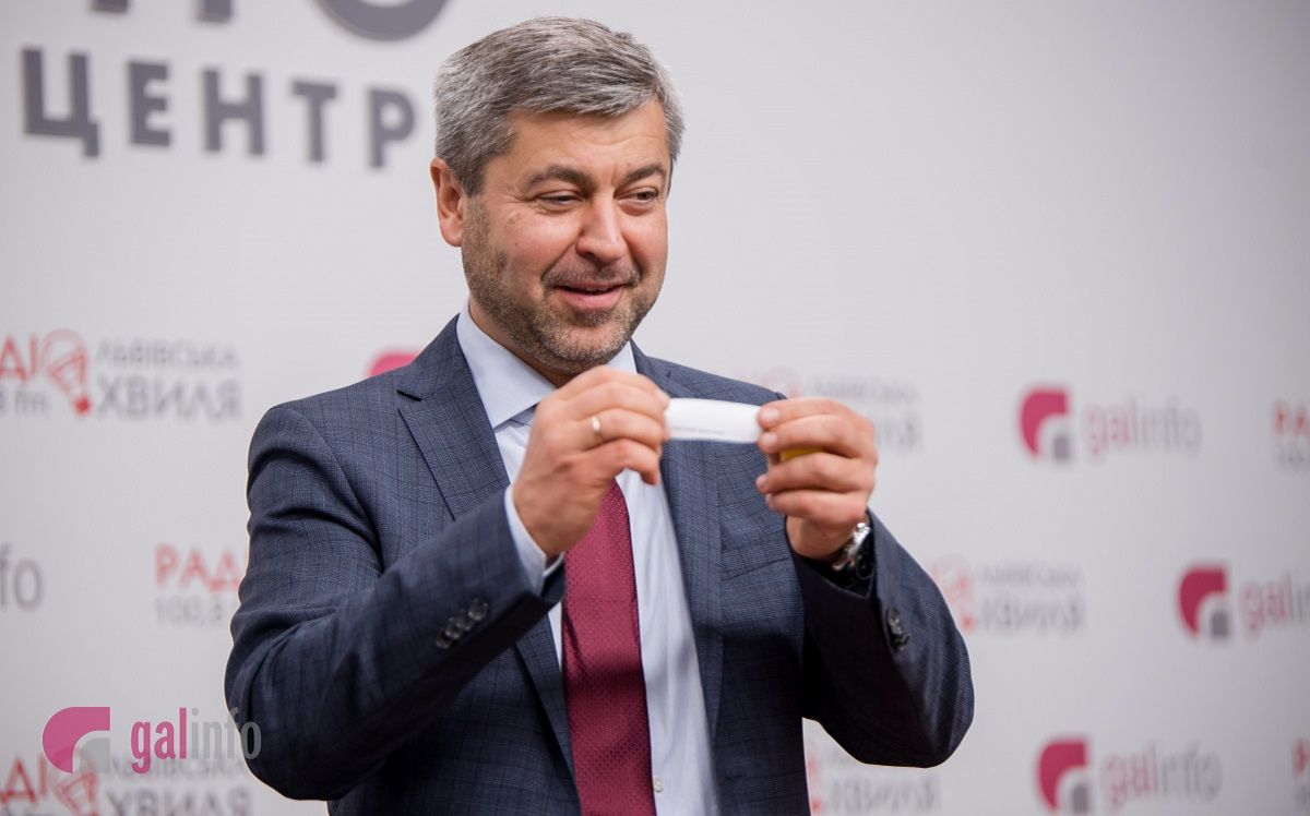 Порошенко нагородив орденом «За заслуги» власника «Львівської хвилі»
