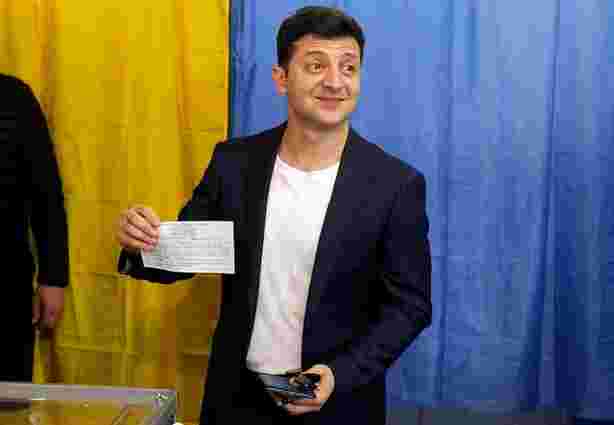 Володимира Зеленського оштрафували на 850 грн через показ виборчого бюлетеня 