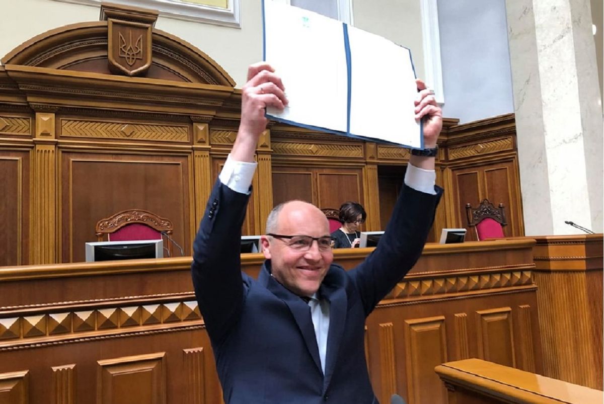 Парубій підписав закон про українську мову