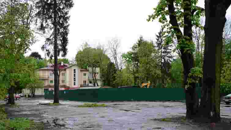 Двоє чиновників мерії отримали догани після знесення історичної будівлі у Стрийському парку