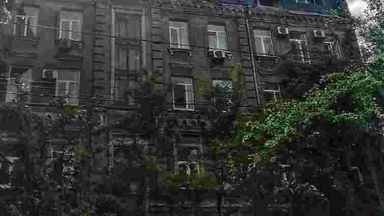 У Києві чоловік намагався продати квартири, які без дозволу побудував на горищі