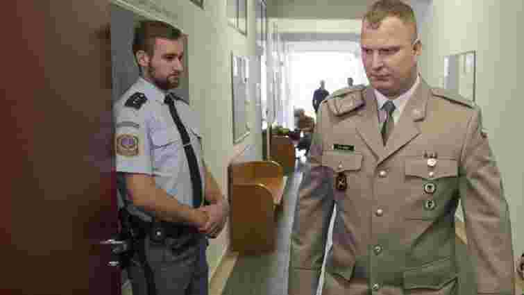 Чеський суд відмовився ув’язнити десантника Еріка Ешту за участь у війні проти України