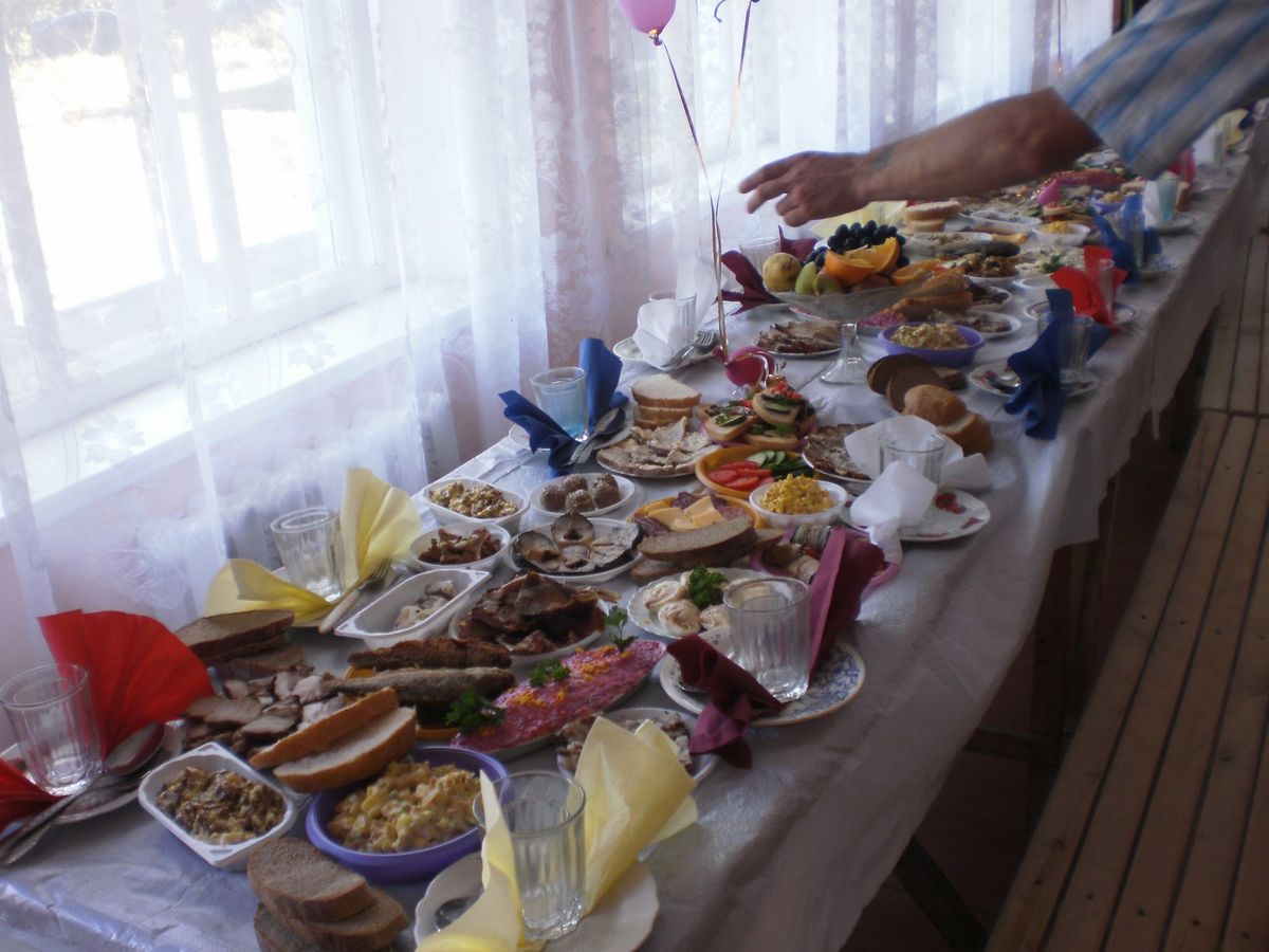 На весіллі у Жовківському районі отруїлося шестеро гостей