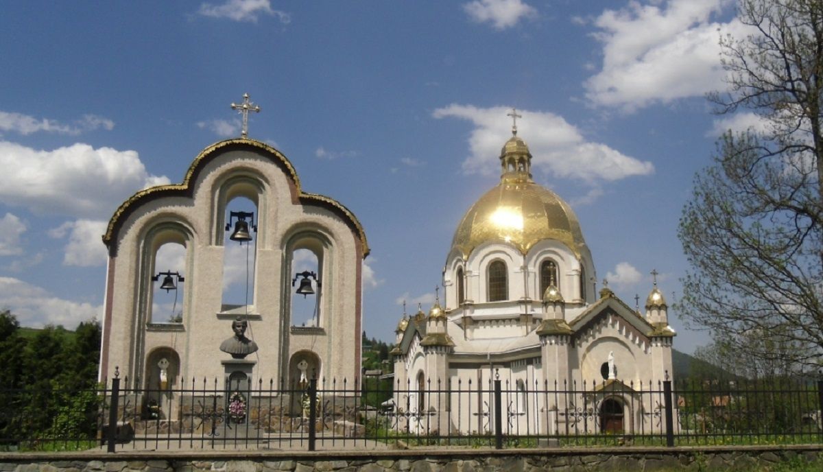 Через знищення цінних розписів у церкві в Славському порушили кримінальне провадження