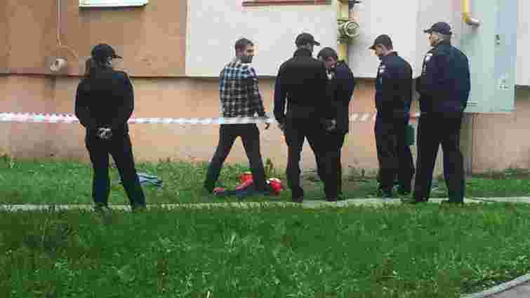 У Львові внаслідок падіння з вікна багатоповерхівки загинула жінка