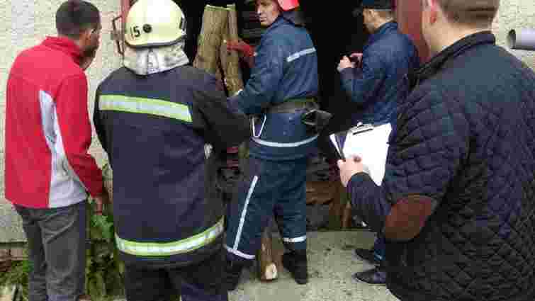 На Львівщині двоє людей загинули внаслідок падіння вантажного ліфта