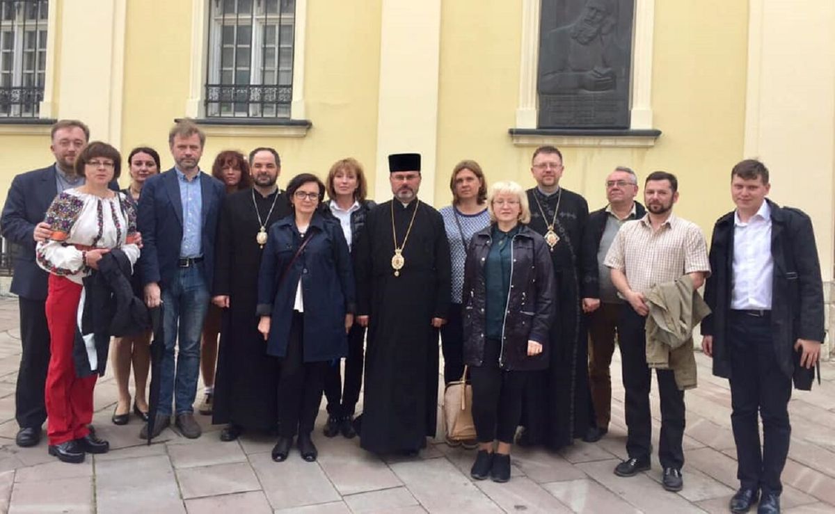 УГКЦ проведе освітні семінари для духовенства через знищення розписів у церкві Славського