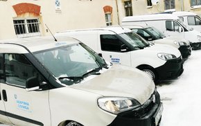 Невідомі засипали цукор у бензобаки львівських аварійних автомобілів
