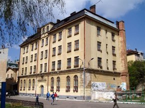 Депутати Львівської облради погодились продати Львову колишню школу-інтернат за 40 млн грн