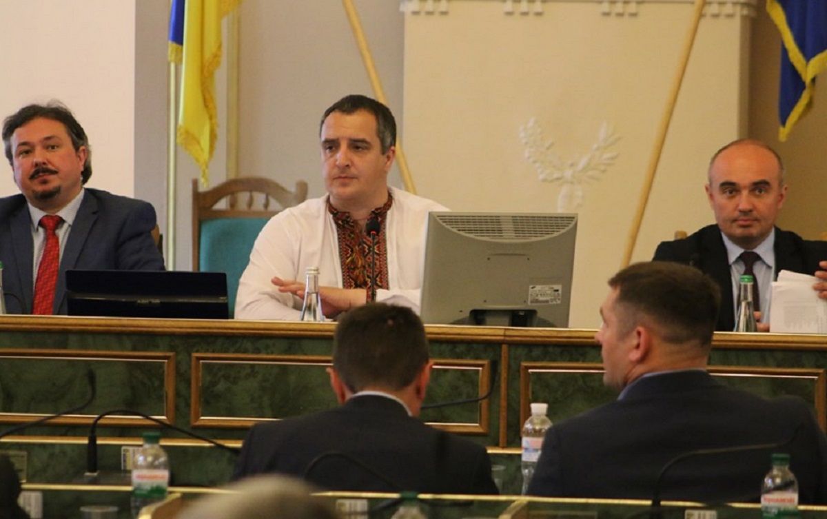 Депутати Львівської облради закликали Зеленського офіційно відмовитись від російської мови