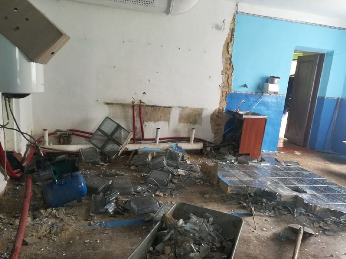 У селі на Львівщині унаслідок обвалу стіни в школі травмувалося двоє людей 