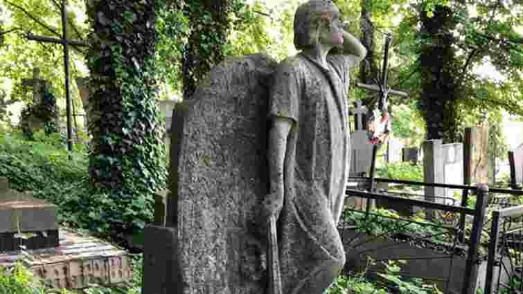 На «Личаківському цвинтарі» відреставрують 10 надгробків