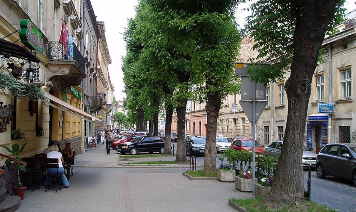 На два дні частково перекриють для руху транспорту дві вулиці у центрі Львова