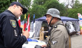 Львівська поліція затримала озброєного реконструктора в есесівській формі