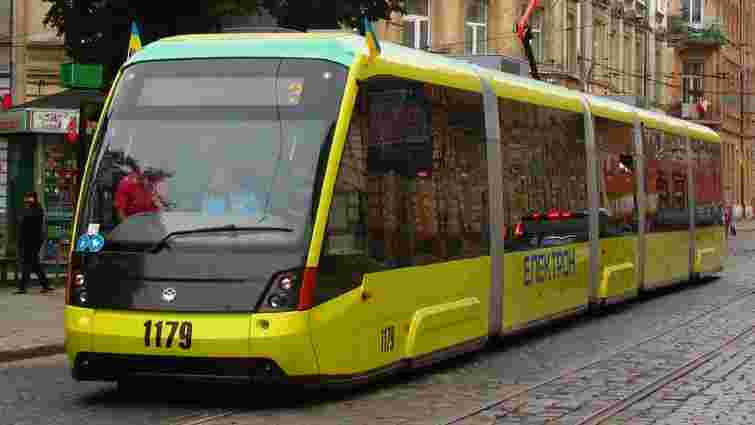 Через фестиваль ретро-автомобілів у Львові змінять схему руху транспорту