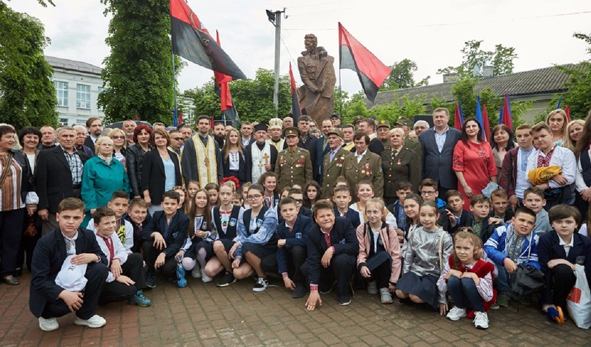Польщу та Ізраїль обурило відкриття пам’ятника Роману Шухевичу в Івано-Франківську