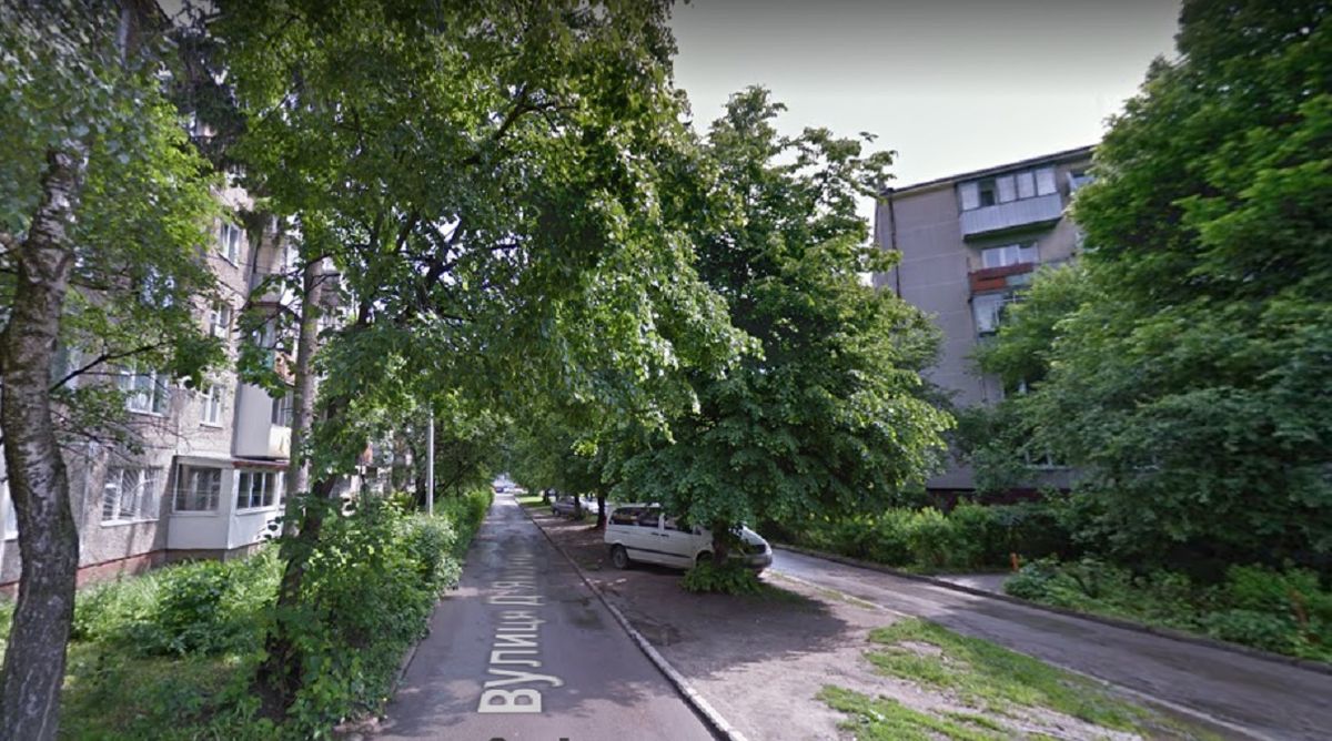 У Львові внаслідок падіння з п'ятого поверху загинула 77-річна пенсіонерка