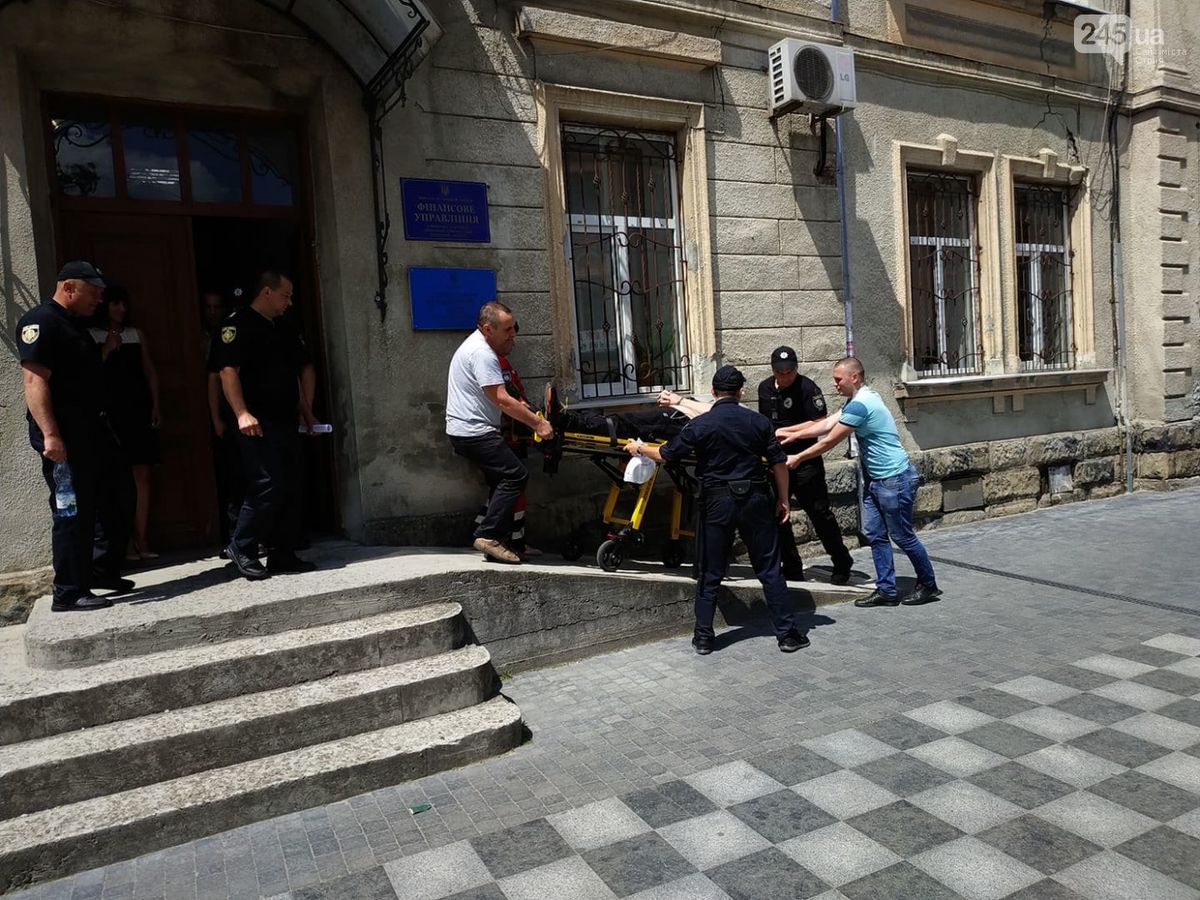 В Стрийському суді підозрюваний у двох вбивствах вдруге спробував вчинити самогубство