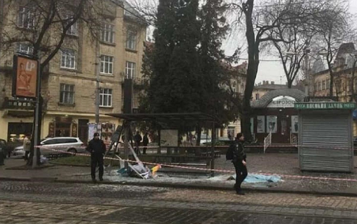 У Львові судитимуть поліцейського, який на смерть збив дівчину на трамвайній зупинці