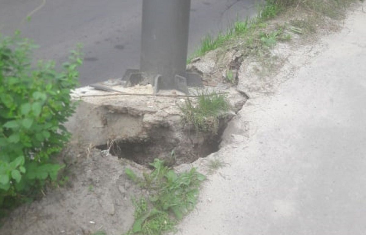 Через загрозу падіння білборду у Львові перекрили вул. Шота Руставелі