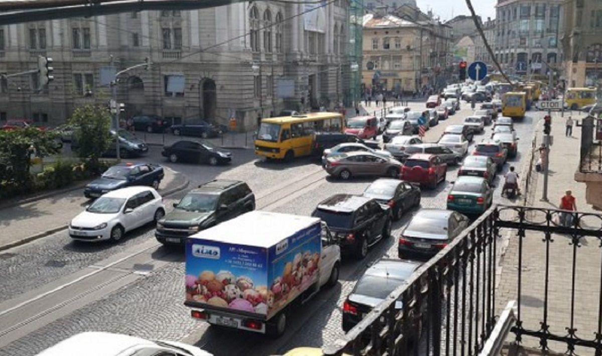Львів’ян просять пройти опитування щодо пересування містом 

