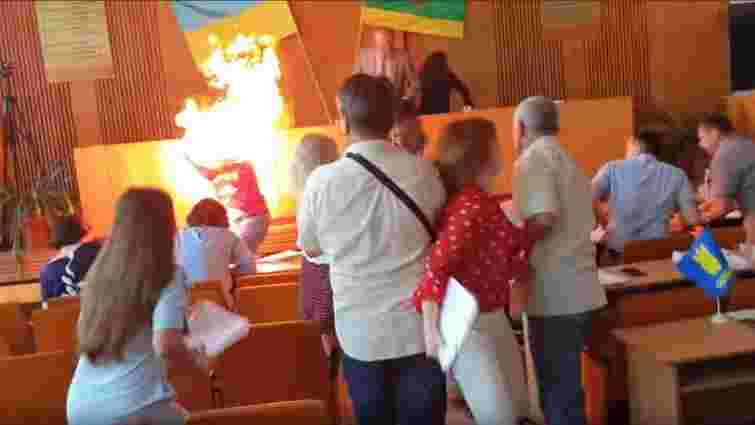Підприємець з Бердичева спробував спалити себе на сесії міської ради