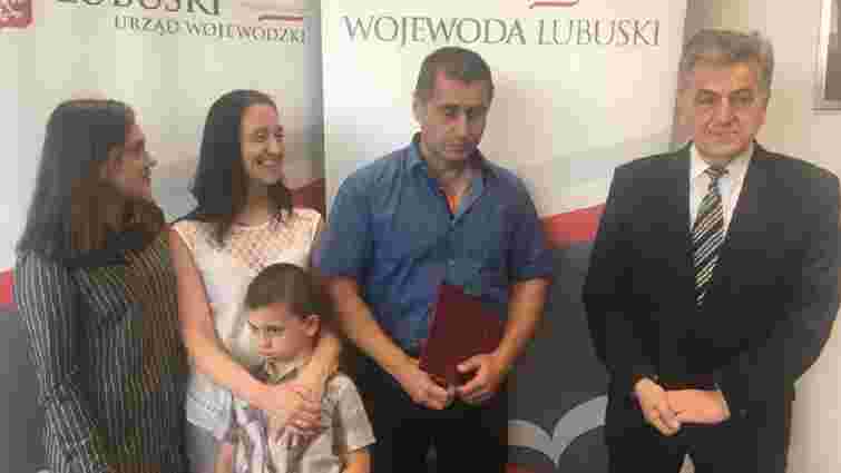Українського водія у Польщі нагородили грамотою за порятунок людей в аварії