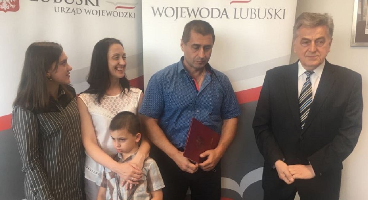 Українського водія у Польщі нагородили грамотою за порятунок людей в аварії