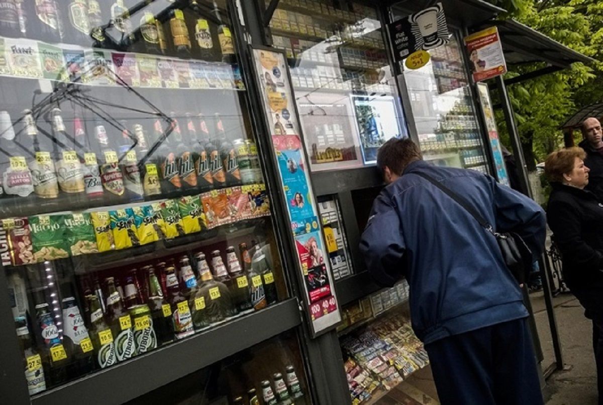Депутати ЛМР відмовились відновити продаж алкоголю у міських кіосках
