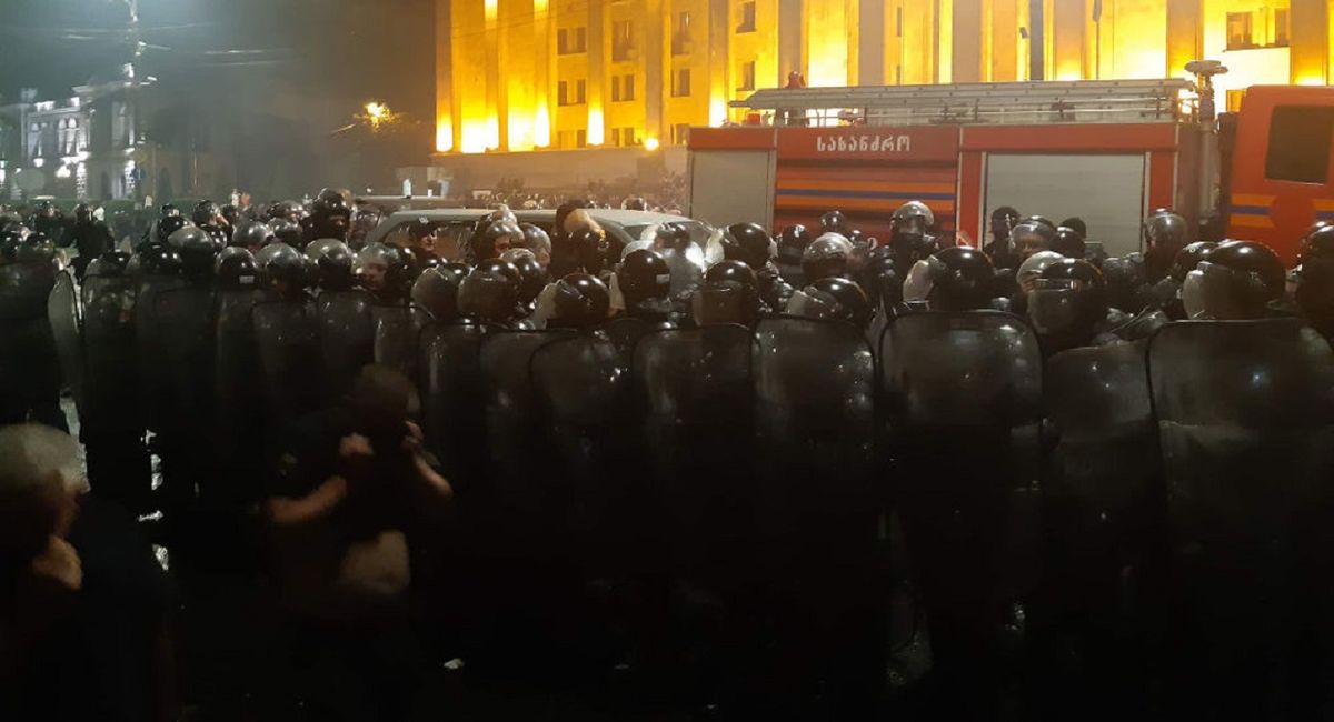В Грузії під час масових антиросійських протестів постраждали десятки людей