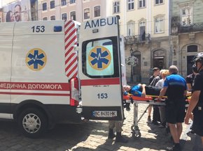 У центрі Львова серйозно травмувалась поліцейська велопатруля