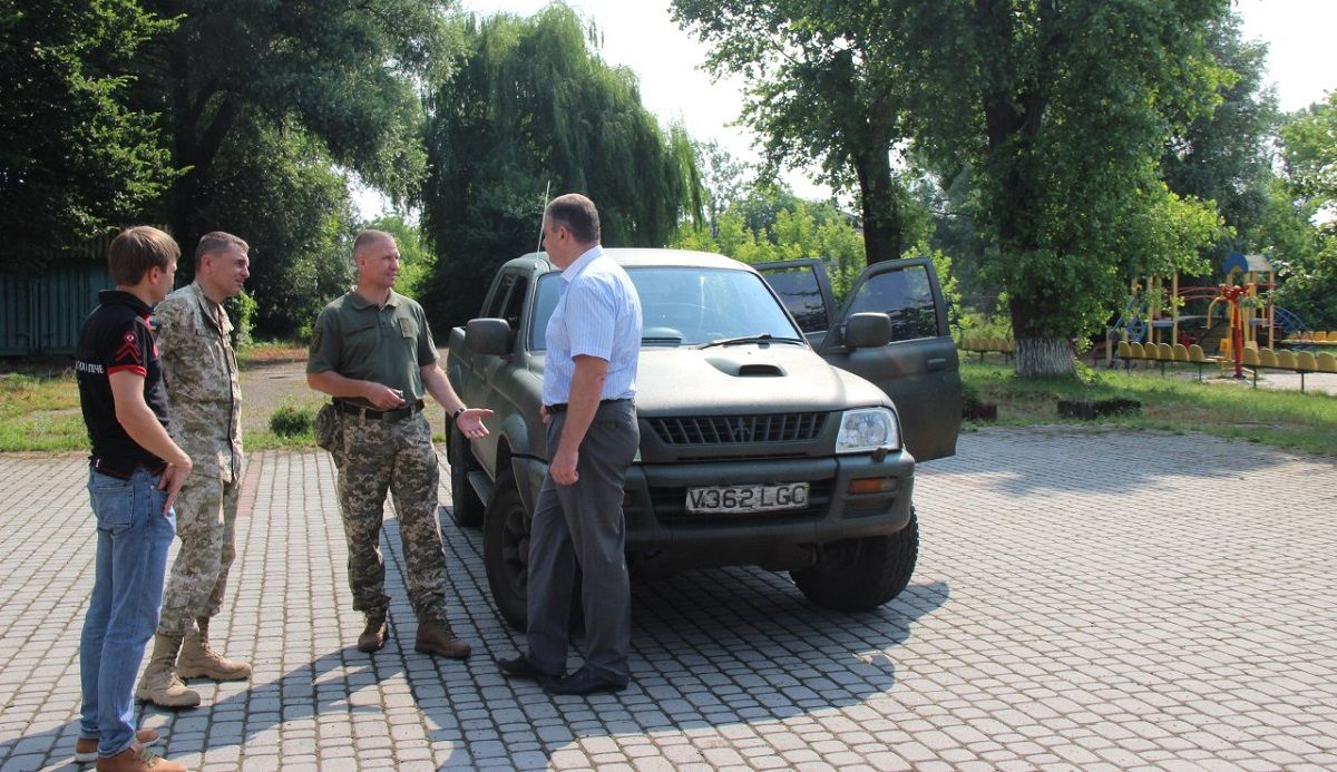 День Конституції 53 бригада відзначить з новою автівкою